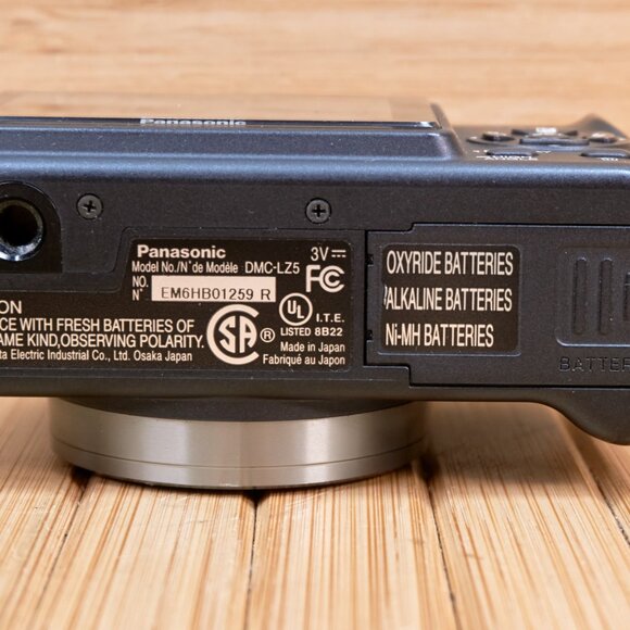 Panasonic LUMIX DMC-LZ5 6MP Digital Camera, 6x Optical Zoom, Made in Japan - Picture 8 of 9